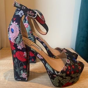 Steve Madden Jamie jacquard print platform heels